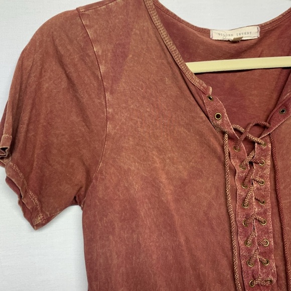 Gilded Intent Rust Lace-Up Short Sleeve Top - Picture 4 of 7